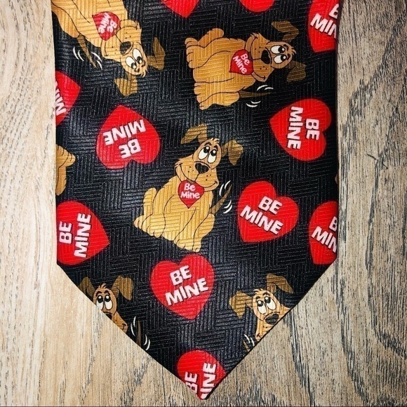 Valentine’s Day Be Mine Red Heart Dog Tie - Picture 3 of 7